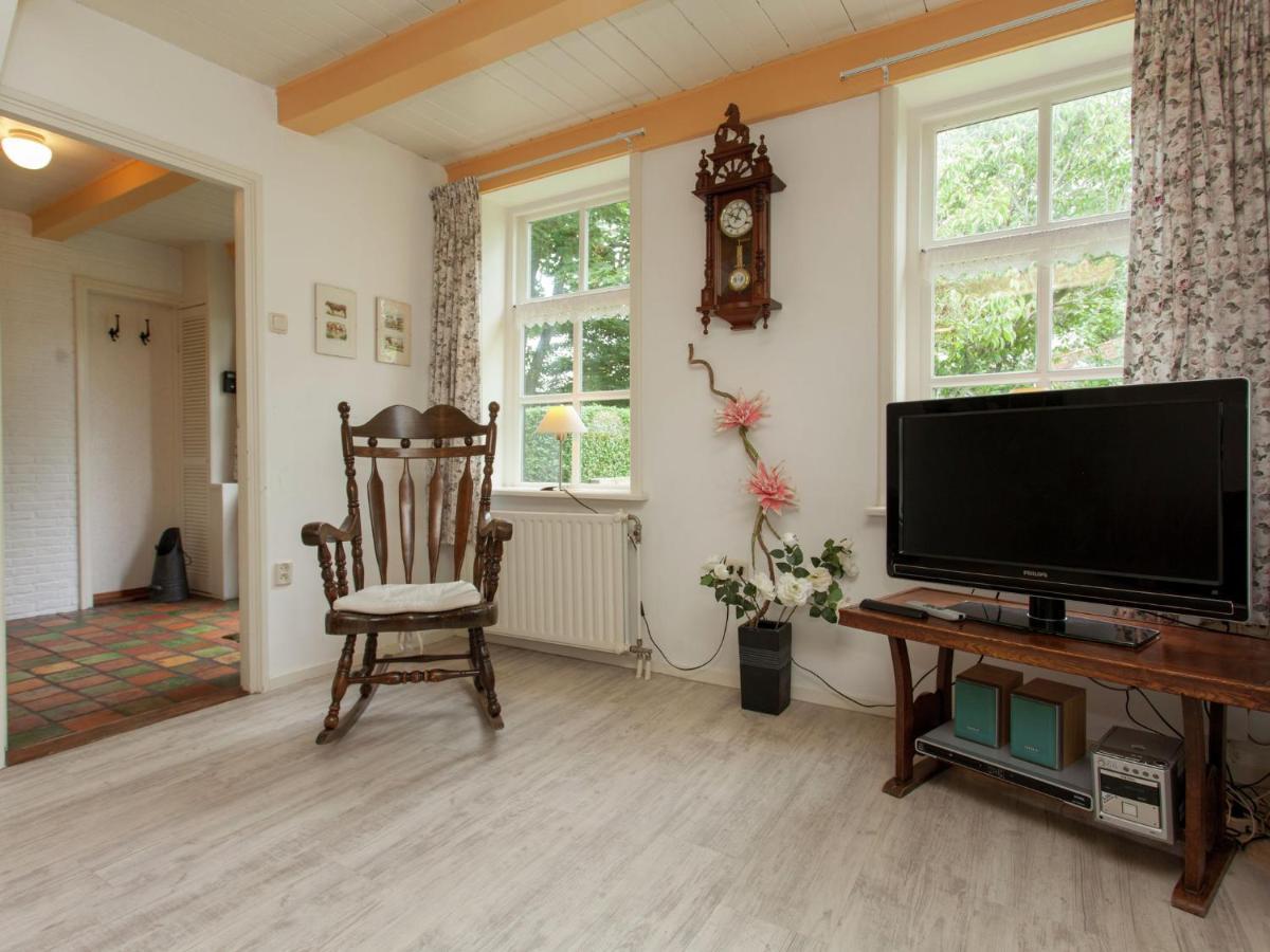 Fairytale Cottage In Nes Friesland With Garden Exterior photo